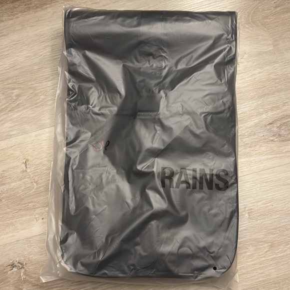 Rains Trail Backpack Mini - Picture 6 of 8